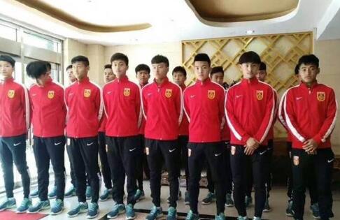 亚洲制服丝袜电影