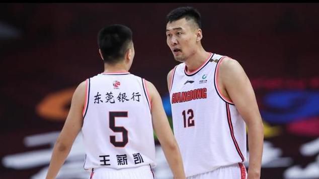 为我加油的男生