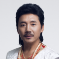 秘书双腿打开揉弄高潮