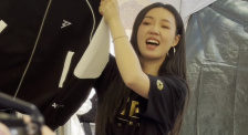 女生扒开腿让男生插